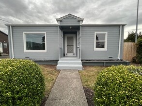 Building Photo - 350 4th St