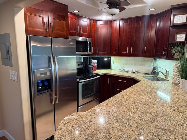 Foto del edificio - 259 S Cypress Rd
