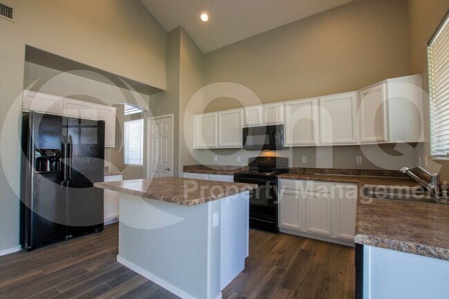 Building Photo - 3690 E Janelle Ct