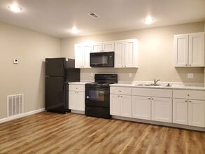 Building Photo - 217 Cane Creek Ln