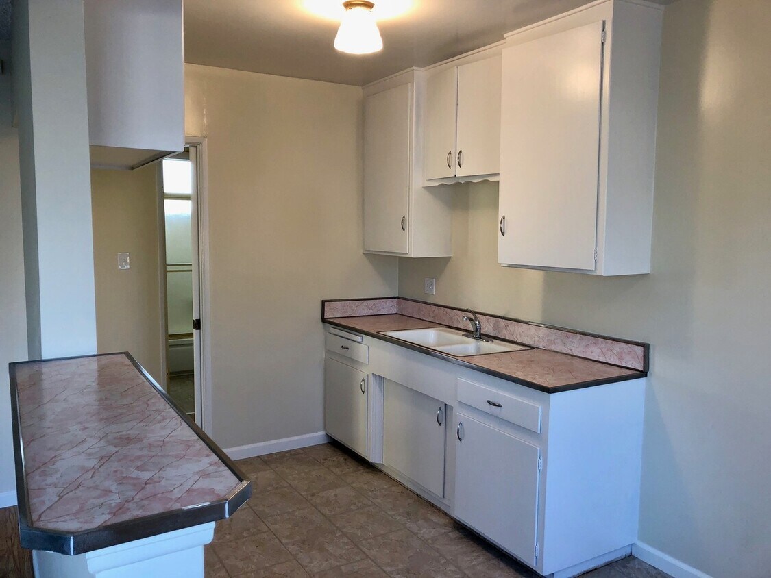 4738 W 149th St Unit 4738, Lawndale, CA 90260 Room for Rent in