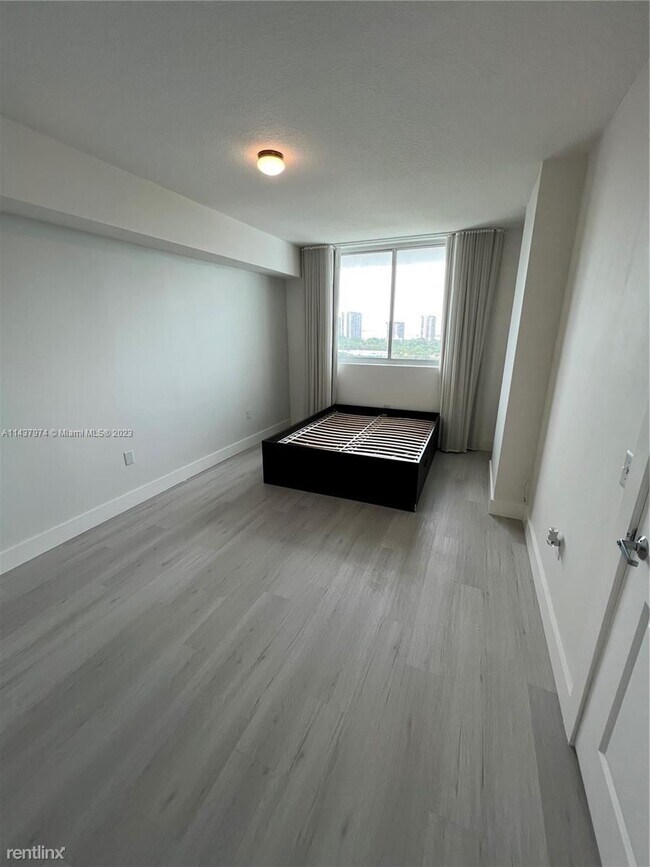 Foto del edificio - 2 br, 2 bath Condo - 2021 SW 3rd Ave Apt 1206