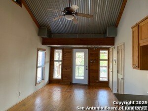 Foto del edificio - 513 E Ashby Pl