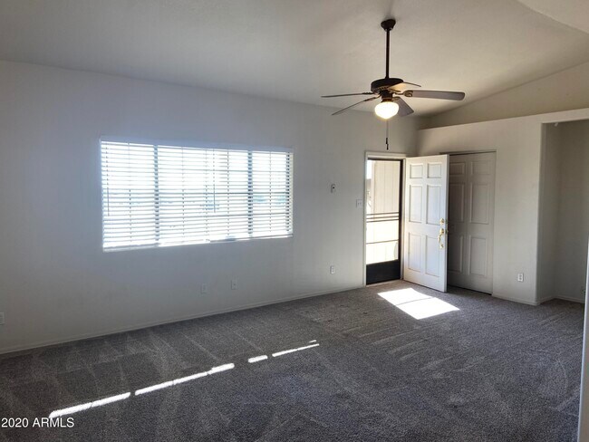 Building Photo - 1811 W Jomax Rd