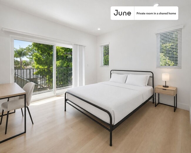 Building Photo - Room in Shared 4 bed/3 bath home in Hollywood