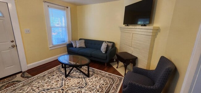 Foto del edificio - 705 W Markham Ave