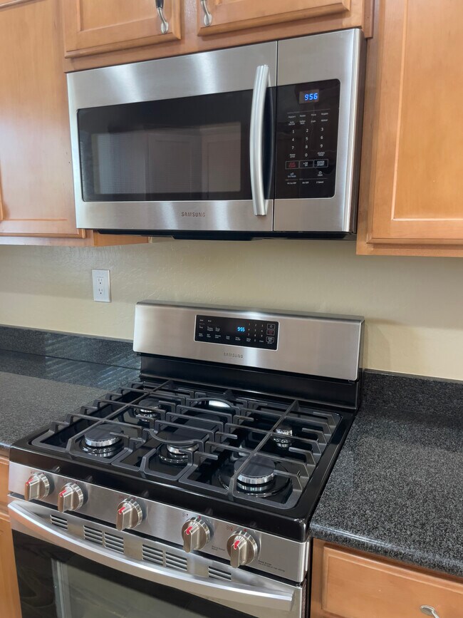 Building Photo - 3703 W Thalia Ct