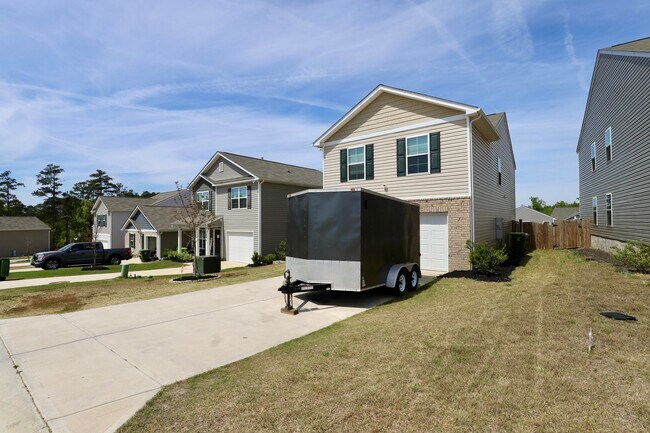 Foto del edificio - 352 Sandbach Rd