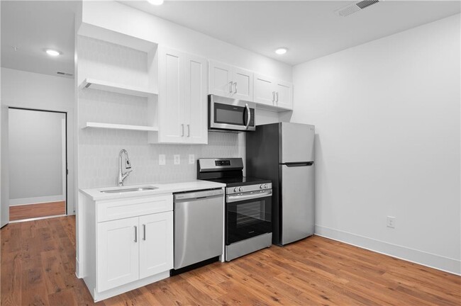 Building Photo - 456 Flat Shoals Ave SE