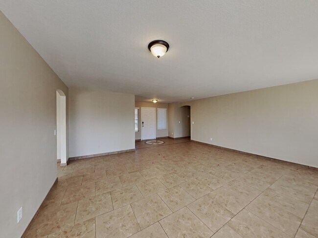 Building Photo - 1826 E Saint Charles Ave