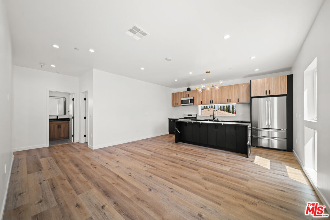 Foto principal - 6049 Craner Ave
