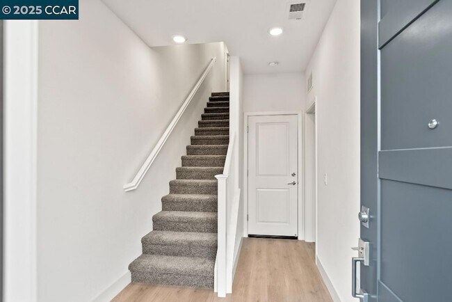 Foto del edificio - 725 Delve Ct