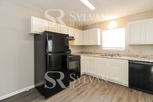 Building Photo - Cute 3BR 2BA Home