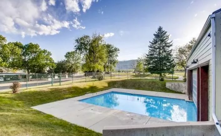 ¡Piscina comunitaria a menos de una cuadra! - 2929 Ross Dr S74