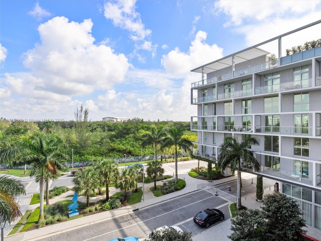 Foto principal - 2000 Metropica Wy