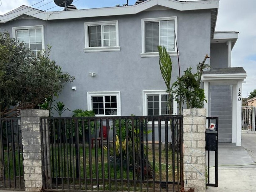 Bottom Floor 3-Bedroom Newly Renovated Apt - 120 E Maple St