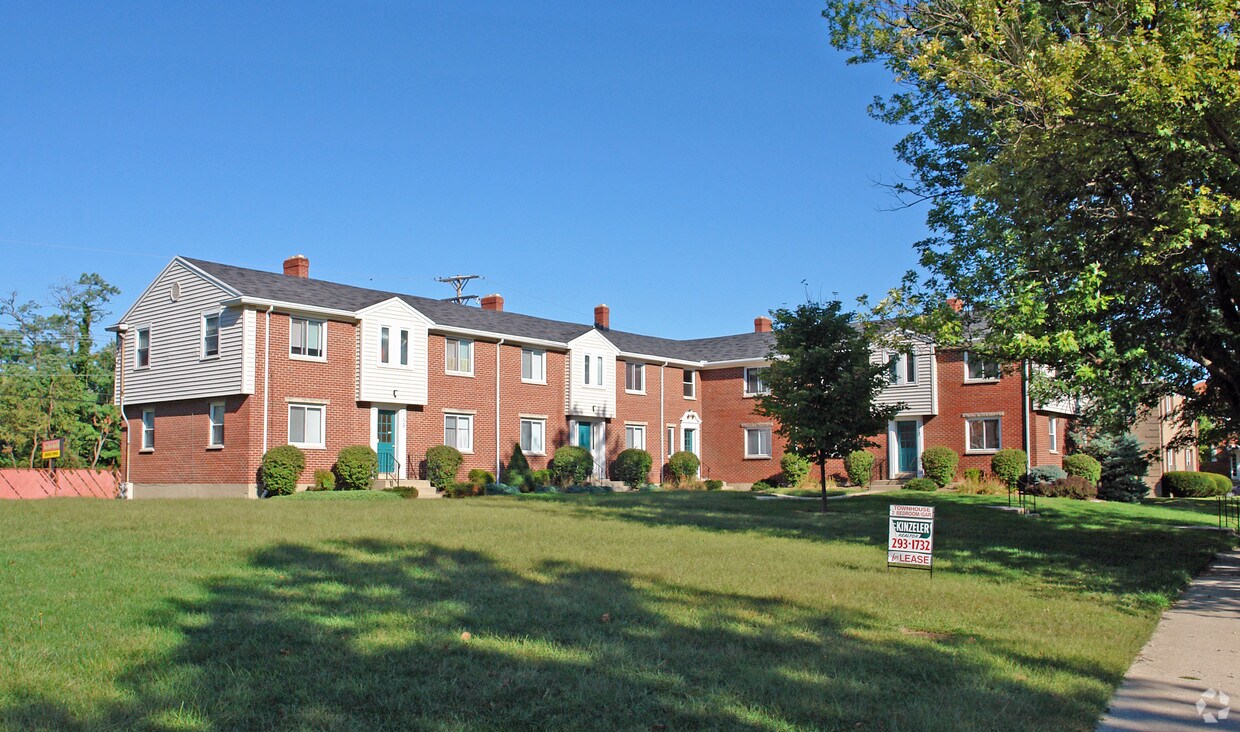Foto principal - 1015 Broadview Blvd S