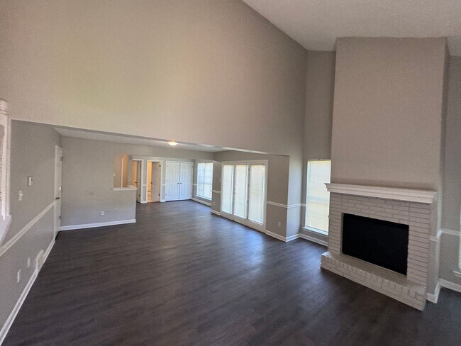 Foto del edificio - 5164 Walton Lake