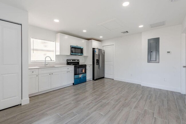 Foto del edificio - 3246 Jefferson St