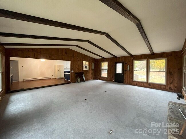 Foto del edificio - 228 El Bethel Rd