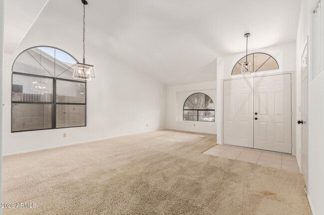 Building Photo - 4334 W Behrend Dr