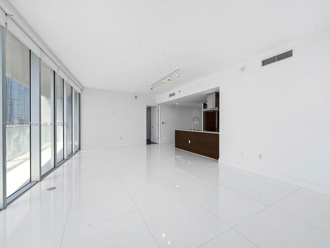 Foto del edificio - 495 Brickell Ave