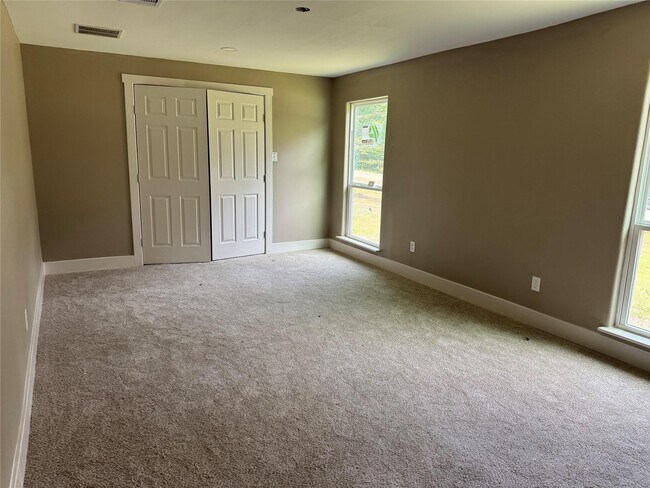 Building Photo - 467 Whisperwood Dr