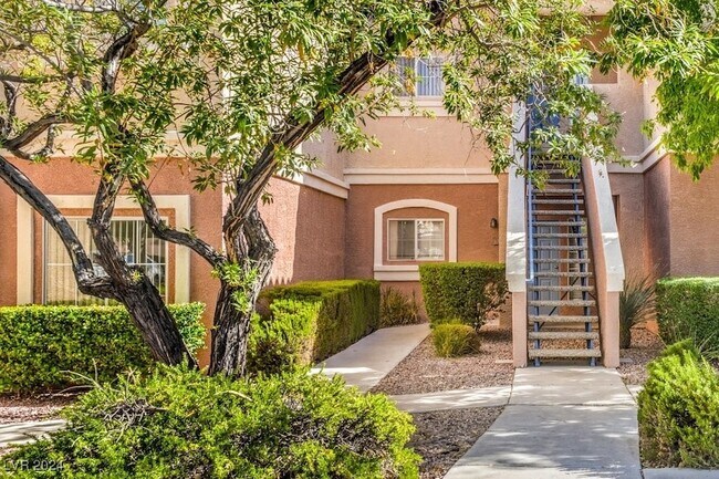 Foto del edificio - 424 Pine Haven St