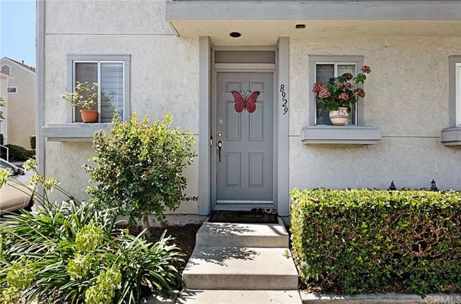 Building Photo - 8929 Arlingdale Way