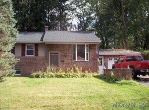 Building Photo - 500 Briarcliff Ave