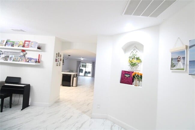 Foto del edificio - 600 Swallowtail Dr