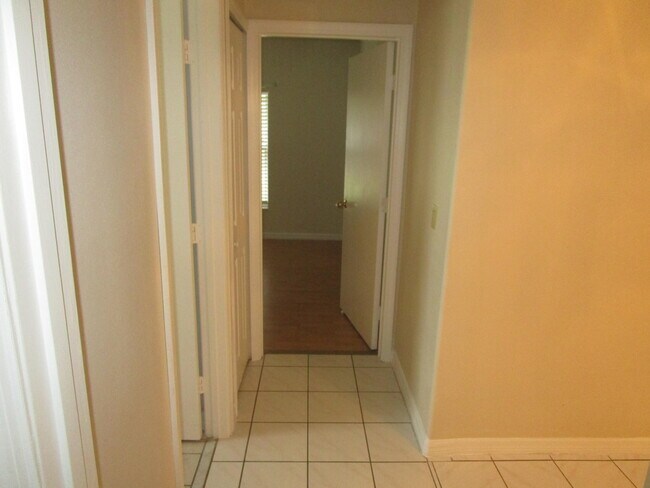 Foto del edificio - 1064 Briarwood Blvd NE
