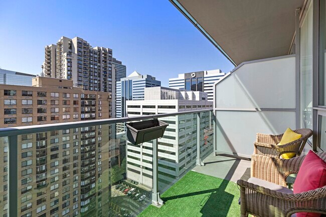 Foto del edificio - 20 Newport Pkwy