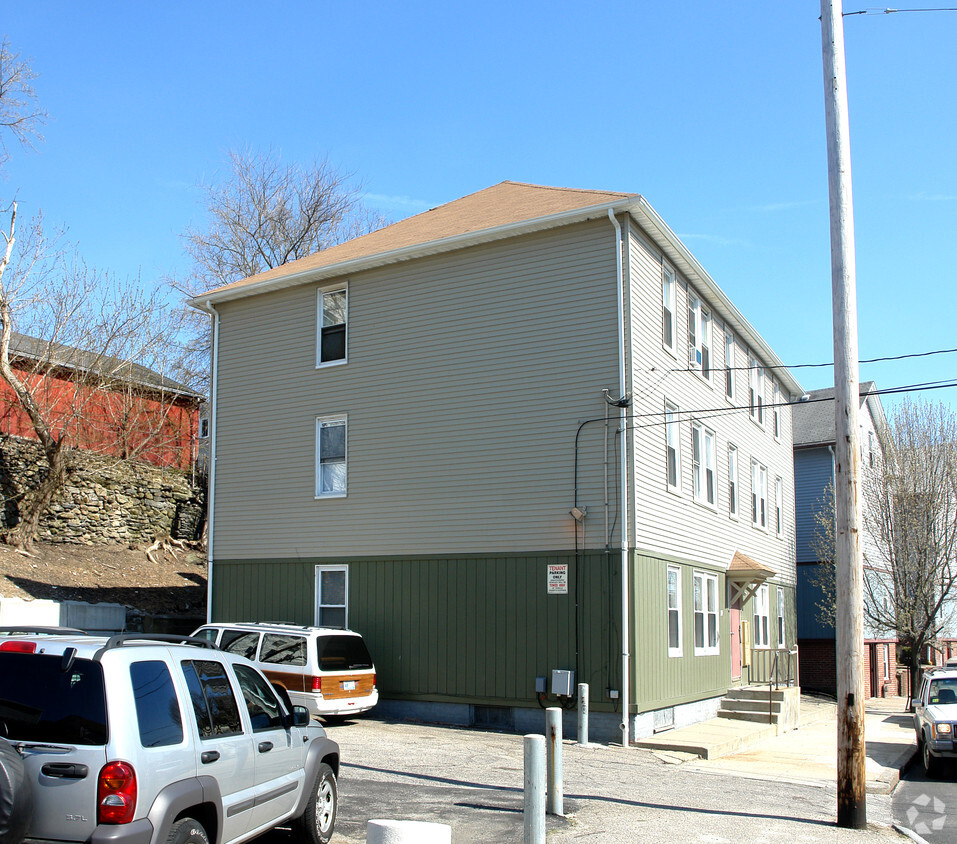 Building Photo - 219 River St