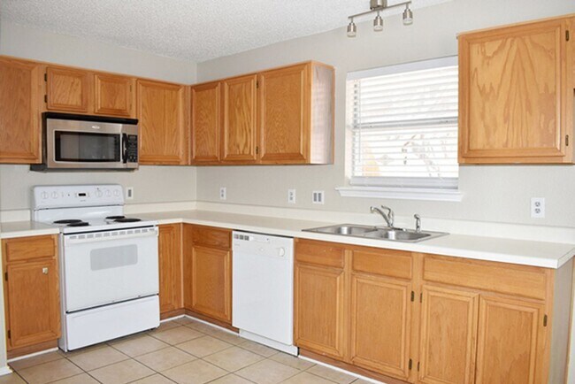 Foto del edificio - 8113 Broken Arrow Rd