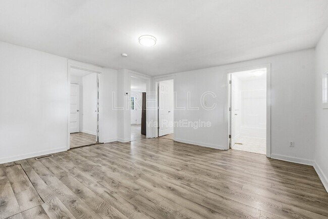 Foto del edificio - 1743 W Hill St