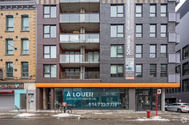 Espace de vente au détail à Sainte-Catherine - Dominik Apartments Quartier des spectacles