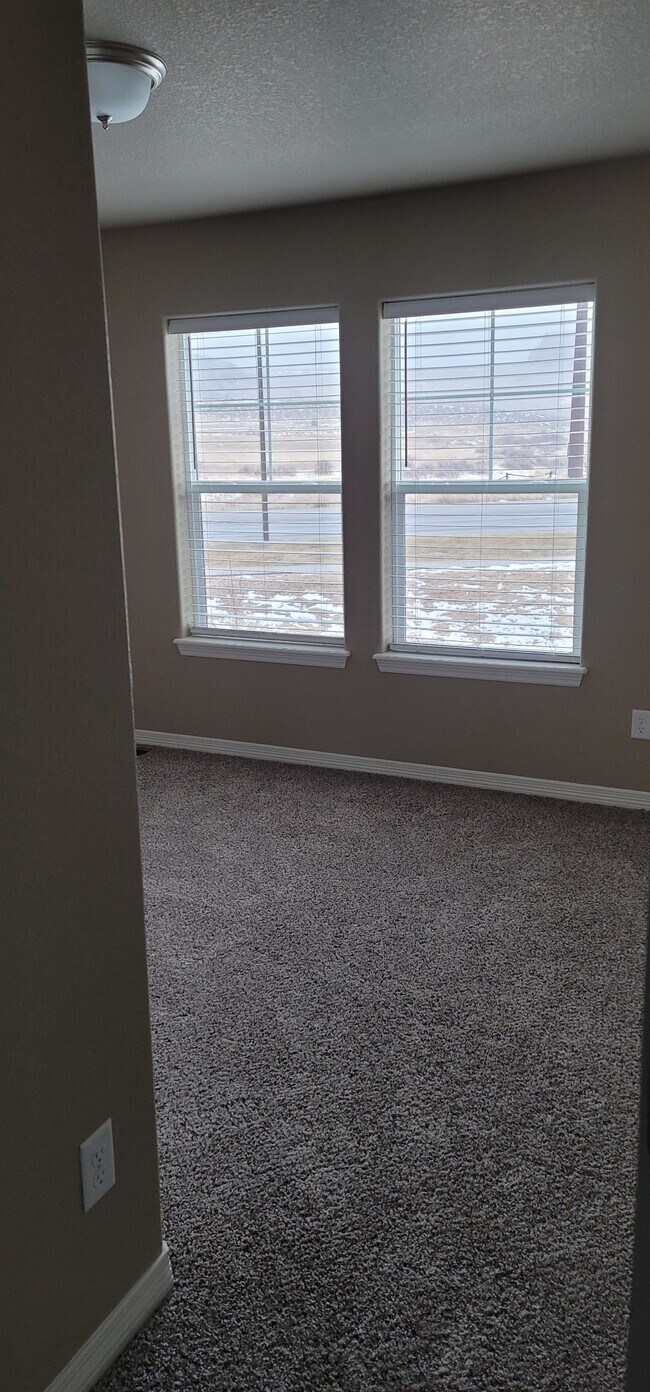 Foto del edificio - 3039 Upland Dr