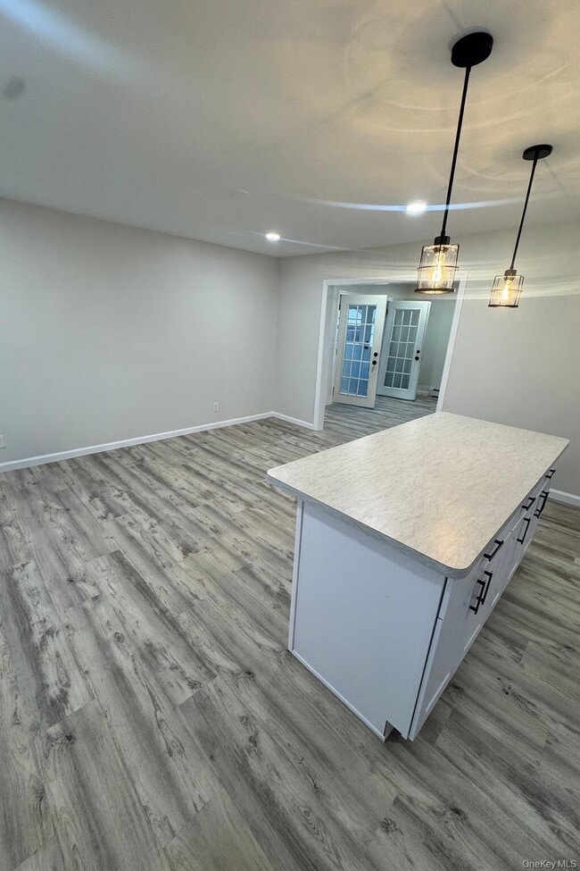 Building Photo - 1 Beachwood Dr