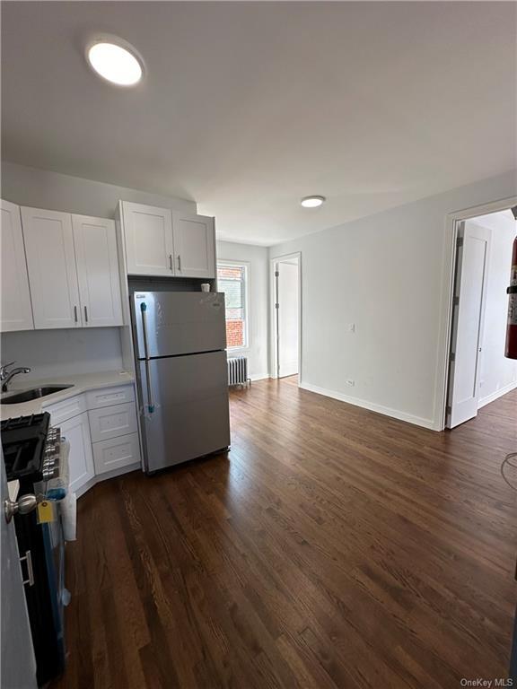 Foto del edificio - 659 E 243rd St