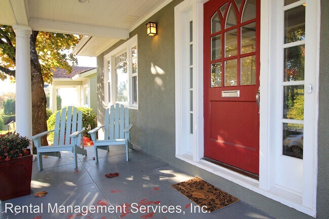 Building Photo - 2 br, 1 bath House - 4405 SW Condor Ave
