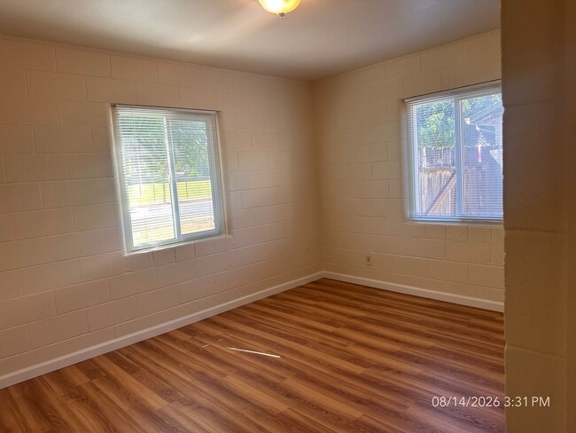 Building Photo - 2518 Linda Vista Ave
