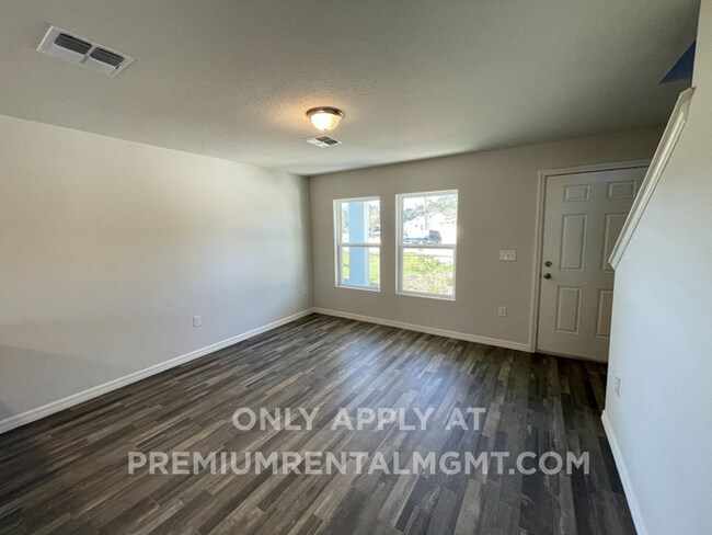 Foto del edificio - Poinciana Village-1630 Tench Ct Poinciana, FL 34759