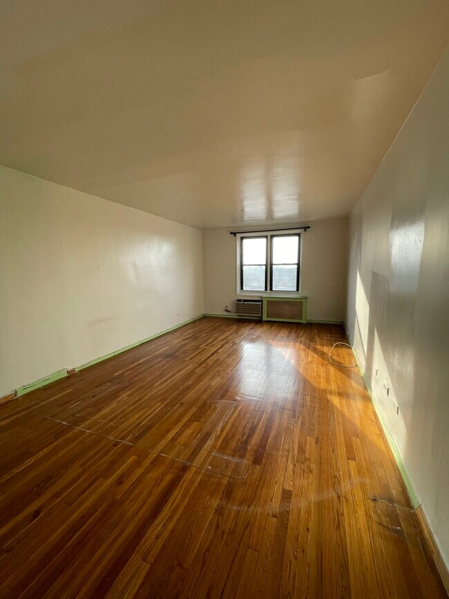 Building Photo - 15272 Melbourne Ave