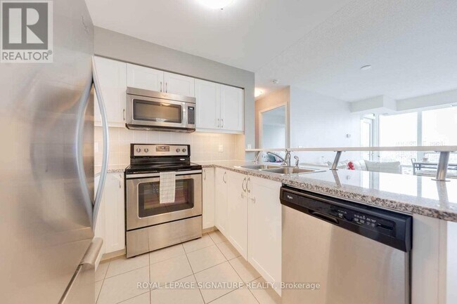 Building Photo - 25 Lower Simcoe St