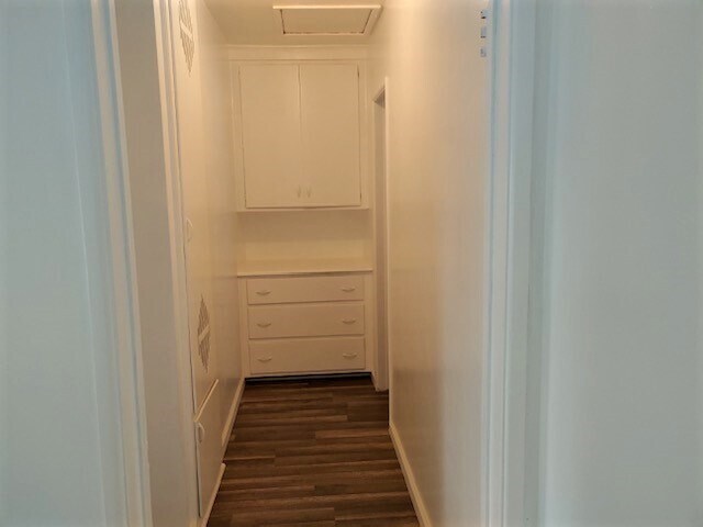 Foto del edificio - 2625 Pine Pl