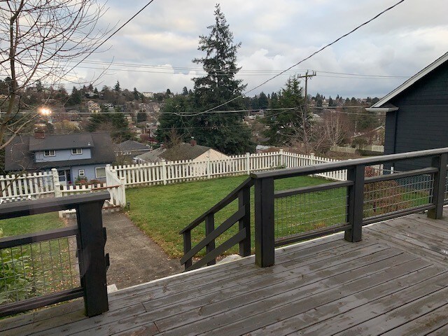 Building Photo - 3209 35th Ave W