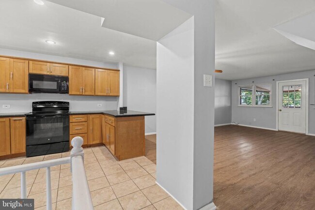 Building Photo - 12132 Aster Rd