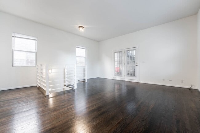 Building Photo - 2638 N Halsted St