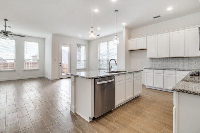 Foto del edificio - Brand New 3 Bed 2 Bath 2 car garage Home A...